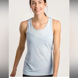 Oiselle simple stripe tank in mizu - size 10